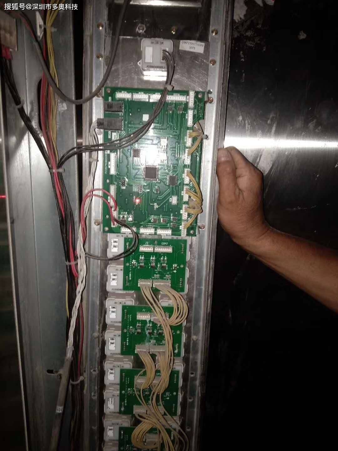 奥的斯对讲主机接线