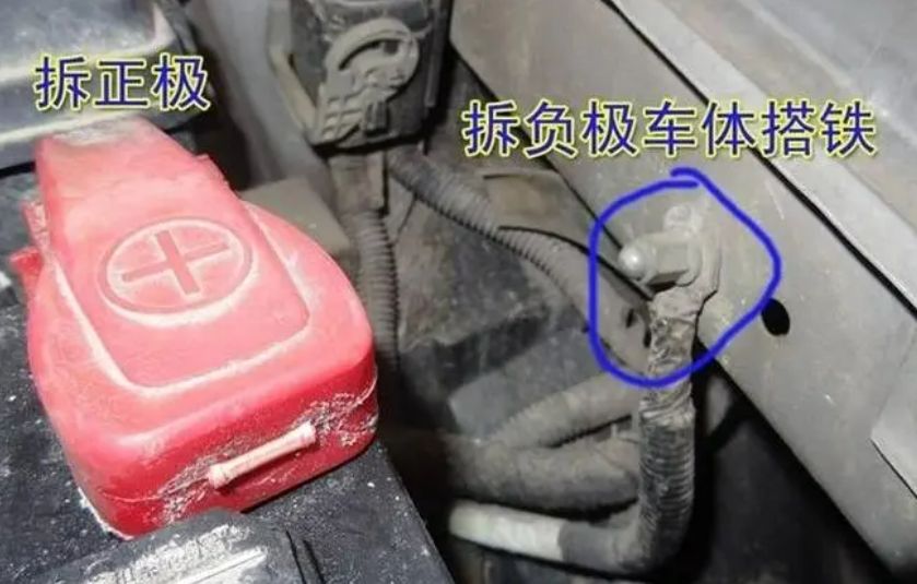 汽车上的低音炮主机怎么接线