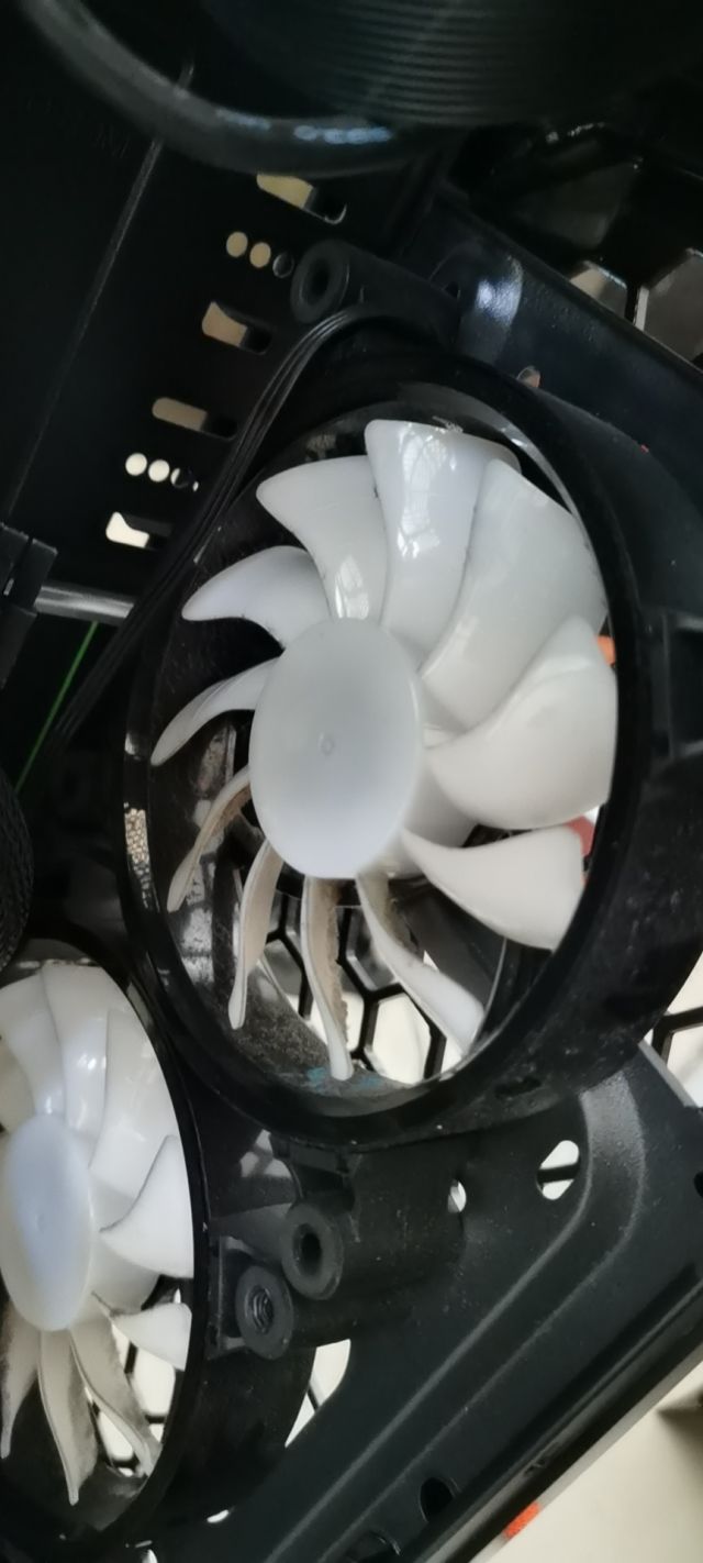 电脑主机风扇装反了