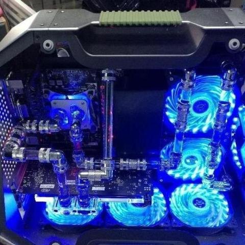 水冷主机响