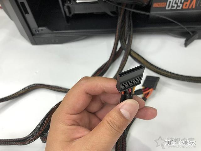 自己装的主机电源线