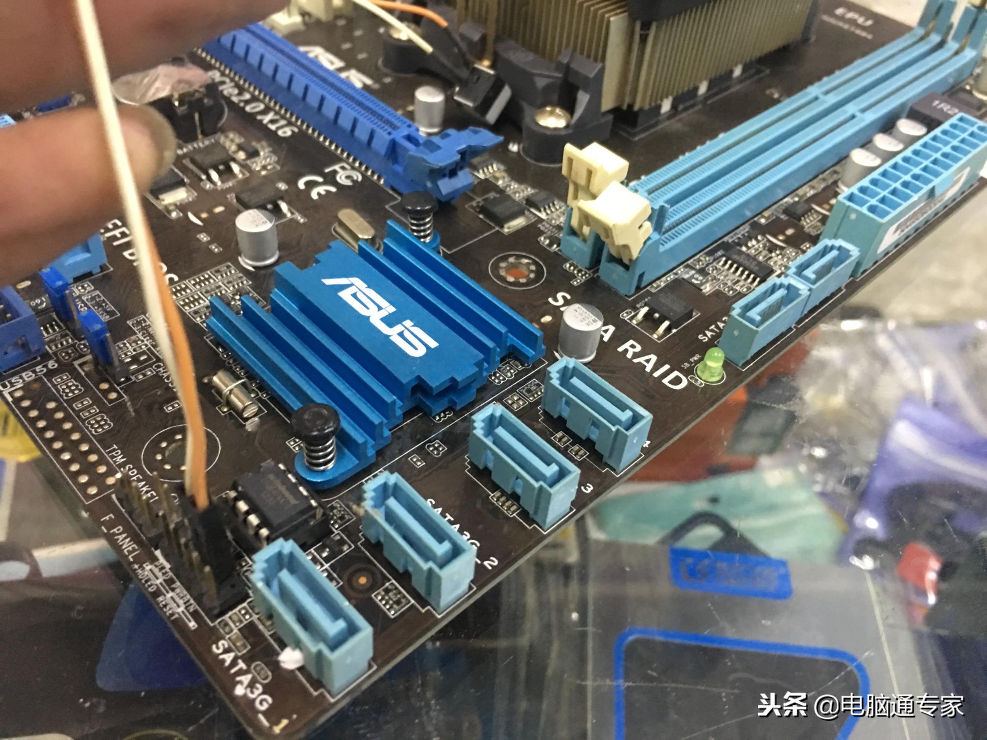 怎么侧电脑主机开关的好坏