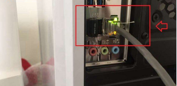 电脑无线网线怎么插在主机哪里