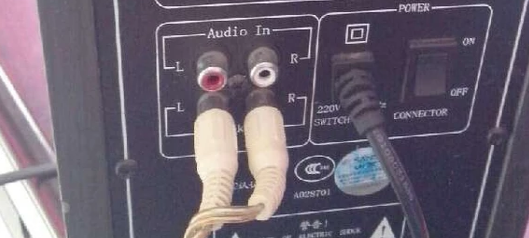 电脑主机如何外接音箱