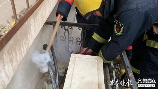 空调开暖气主机冒烟