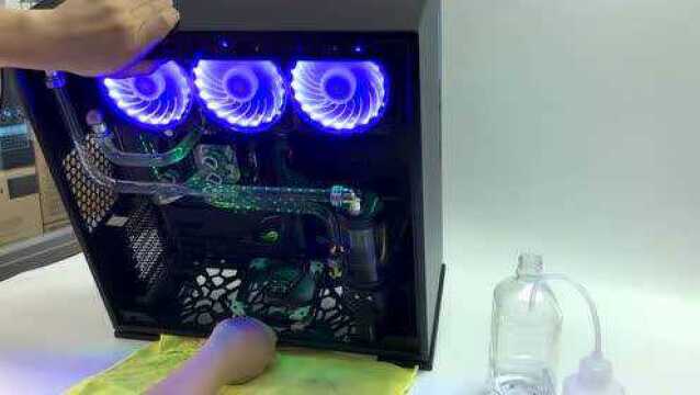 水冷主机怎样加水