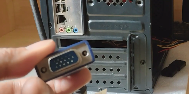 电脑主机如何连电脑显示器