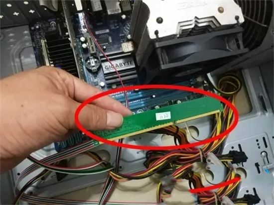主机电脑无视频输入