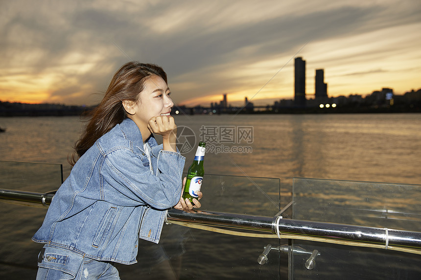 横卧电脑主机