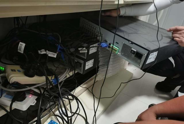 监控主机硬盘可以卸吗