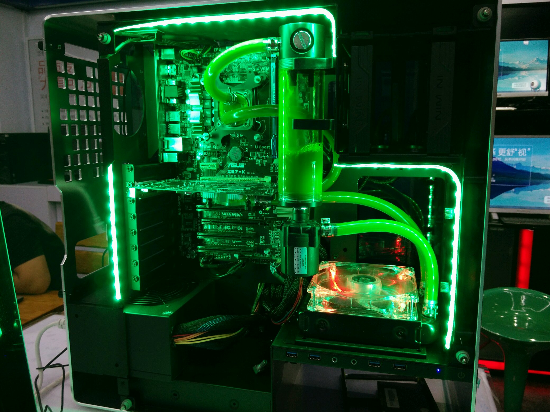 分体水冷主机温度