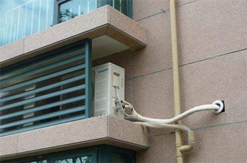 空调外面主机为什么转