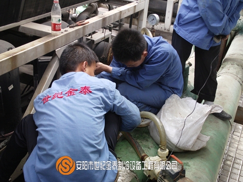 主机冷油器清洗报道