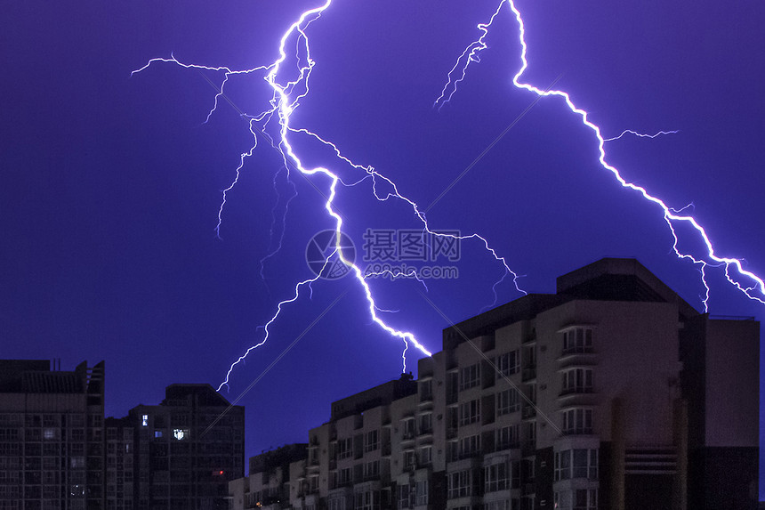 雷电效果的主机风扇