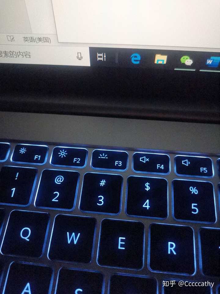 电脑主机亮红灯键盘也不亮