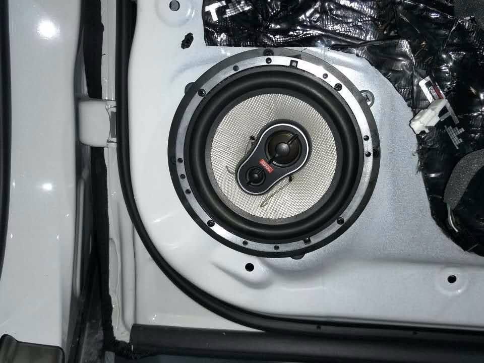 车载音响主机用砖头