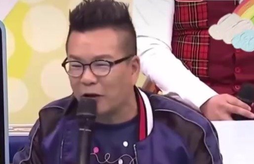 如何多人共用一台电脑主机