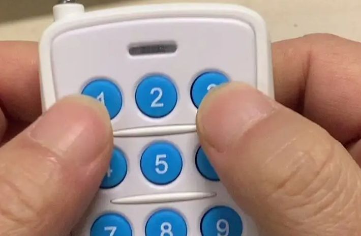 有中控锁主机怎么配遥控器