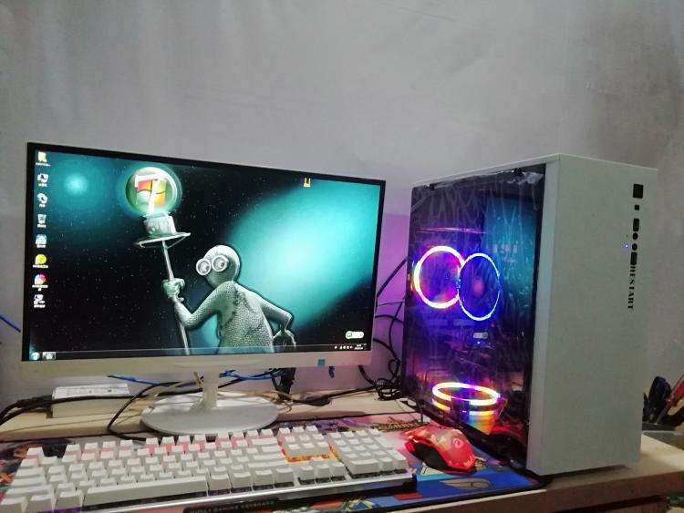 入耳是耳机插主机每声音