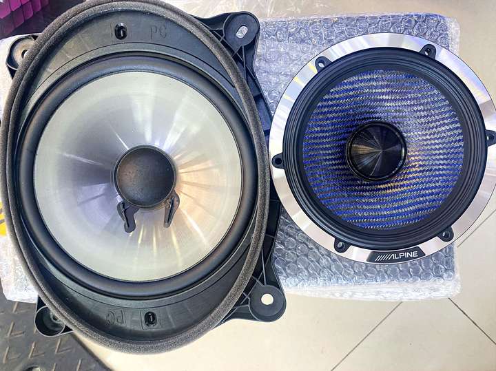 汽车音响主机先锋还是阿尔派