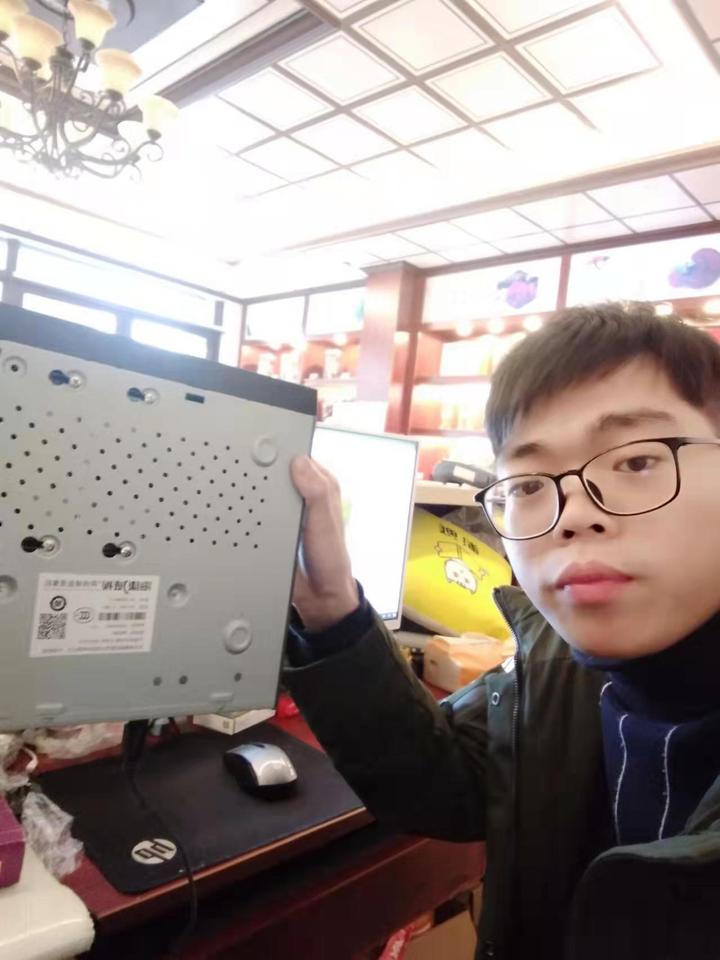 主机实体店买好还是