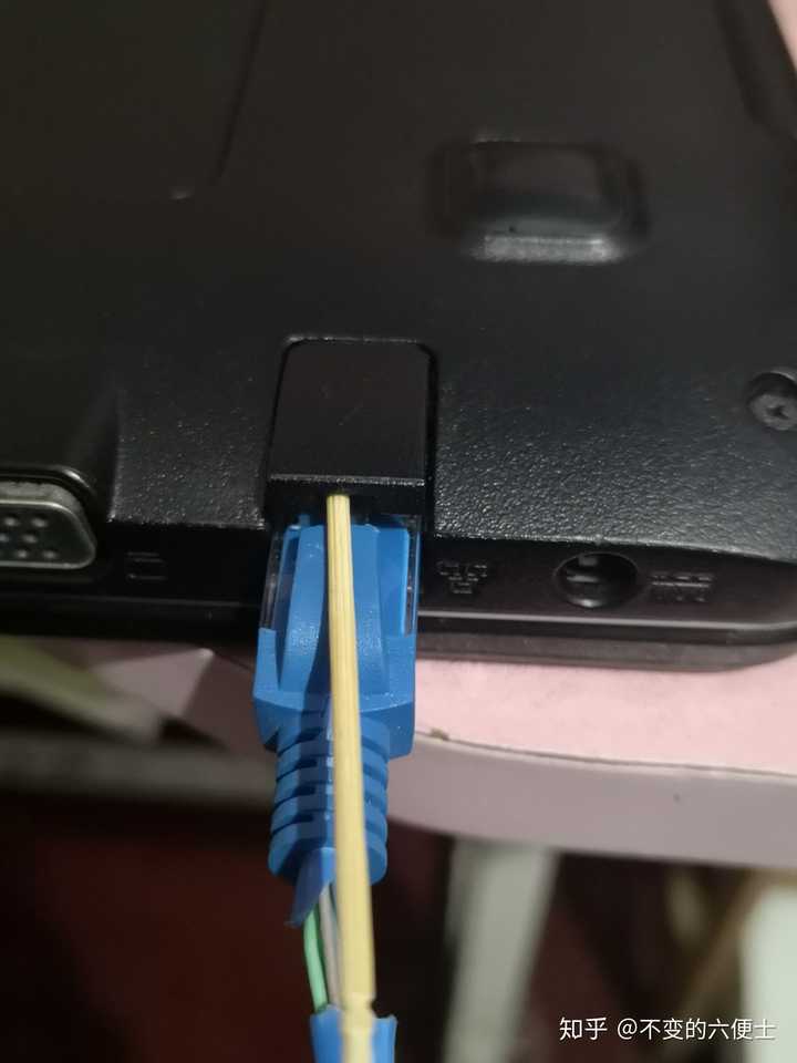 映泰主机后面怎么插线