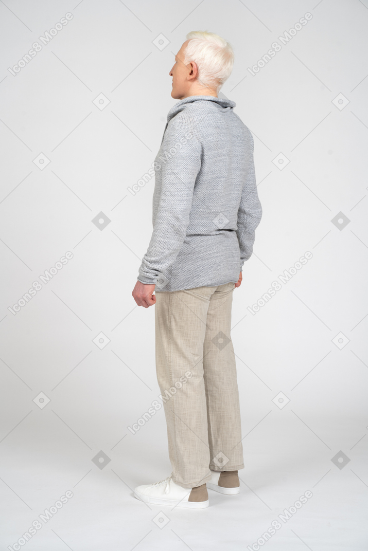 男主机长女主是乘务长